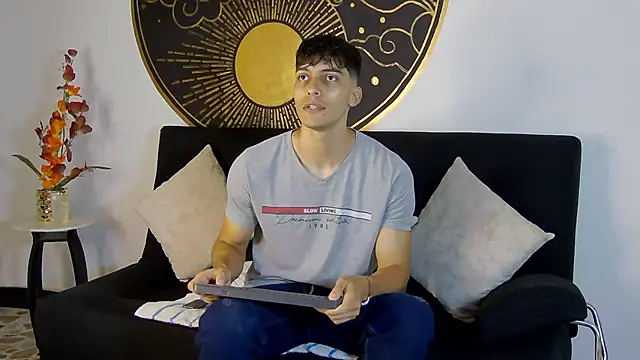 AlessioVitale online show from 11.14.25