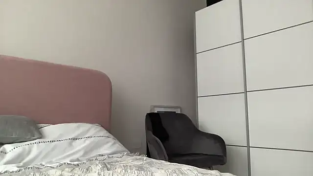 HotLdyllic online show from 11.05.25