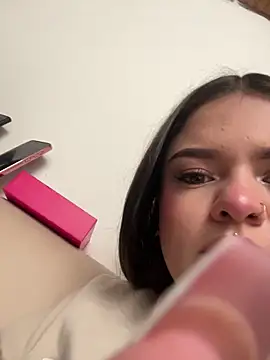 Camila Duarte  online show from 11.08.25