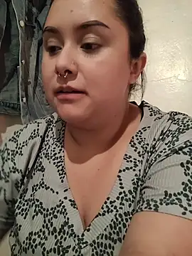 CurvyNoir online show from 04.27.26