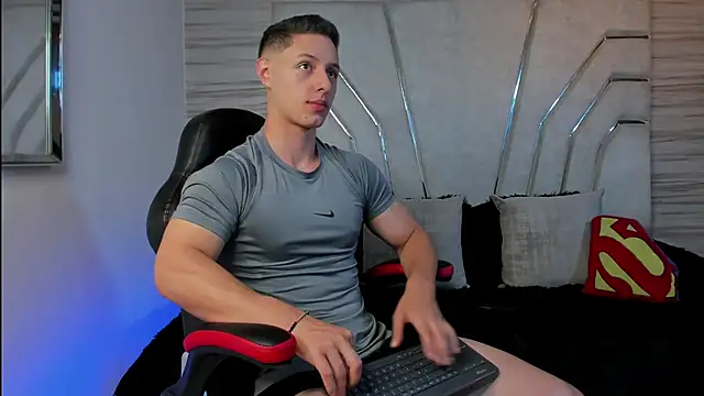 MAXTHOMSON online show from 11.08.25