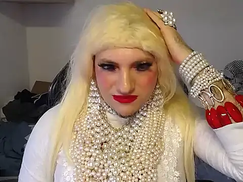 VanesaCrossic online show from 12.19.25