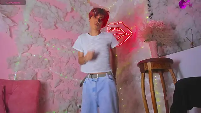 Leo Glow online show from 01.05.26