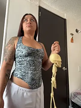 Saray lo online show from 10.31.25