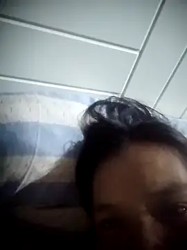 Snapshot of _simplecristy_ chatting on 10.31.25 simplecristy online show from 10.31.25