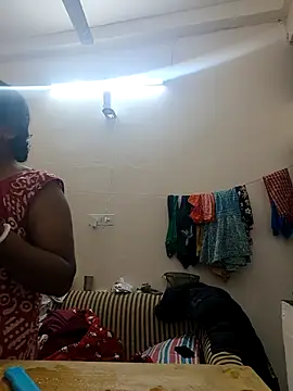 Snapshot of Hot-Sana2 chatting on 11.12.25 Hot-Sana2 online show from 11.12.25