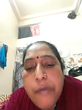 Snapshot of Hot-Sana2 chatting on 11.20.25 Hot-Sana2 online show from 11.20.25