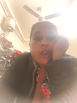 Snapshot of Hot-Sana2 chatting on 11.22.25 Hot-Sana2 online show from 11.22.25