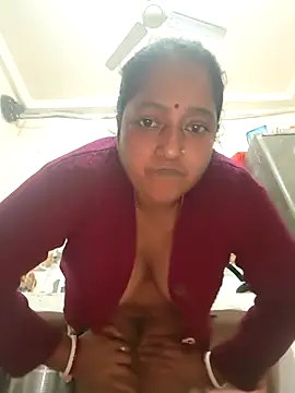 Snapshot of Hot-Sana2 chatting on 11.24.25 Hot-Sana2 online show from 11.24.25