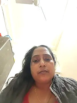 Snapshot of Hot-Sana2 chatting on 12.15.25 Hot-Sana2 online show from 12.15.25