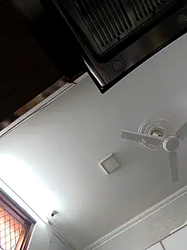 Snapshot of Hot-Sana2 chatting on 12.17.25 Hot-Sana2 online show from 12.17.25