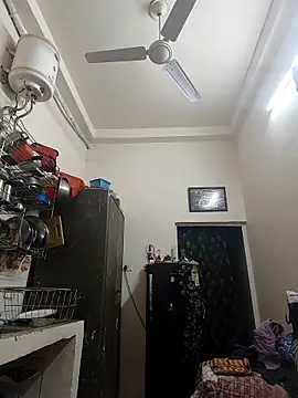 Snapshot of Hot-Sana2 chatting on 12.17.25 Hot-Sana2 online show from 12.17.25