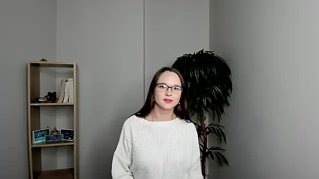 ShandaBrumet online show from 11.01.25