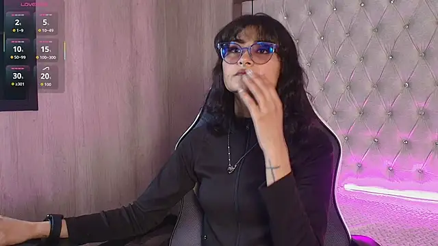 Snapshot of liliclan_ chatting on 11.04.25 liliclan online show from 11.04.25