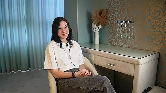 Snapshot of DawnaSeres chatting on 11.05.25 DawnaSeres online show from 11.05.25