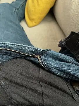 Snapshot of n0tf0und chatting on 11.04.25 n0tf0und online show from 11.04.25