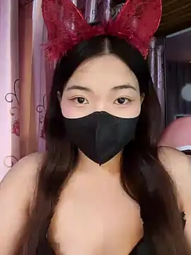 Snapshot of miu-miuuu123 chatting on 10.31.25 miu-miuuu123 online show from 10.31.25