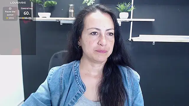 Snapshot of Lauryn_Jones chatting on 05.26.26 Lauryn Jones online show from 05.26.26