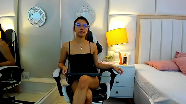 BriannaRivera online show from 12.15.25