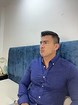 Snapshot of Chris_Clarck chatting on 11.05.25 Chris Clarck online show from 11.05.25