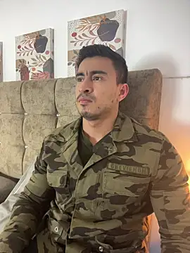 Snapshot of Chris_Clarck chatting on 11.12.25 Chris Clarck online show from 11.12.25