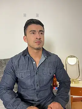 Snapshot of Chris_Clarck chatting on 11.16.25 Chris Clarck online show from 11.16.25