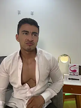 Snapshot of Chris_Clarck chatting on 11.20.25 Chris Clarck online show from 11.20.25