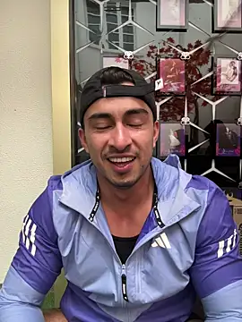 Snapshot of Chris_Clarck chatting on 11.22.25 Chris Clarck online show from 11.22.25