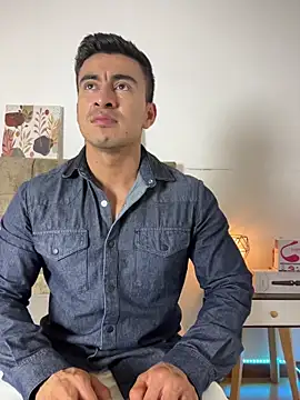 Snapshot of Chris_Clarck chatting on 12.02.25 Chris Clarck online show from 12.02.25