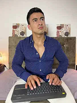 Snapshot of Chris_Clarck chatting on 01.13.26 Chris Clarck online show from 01.13.26