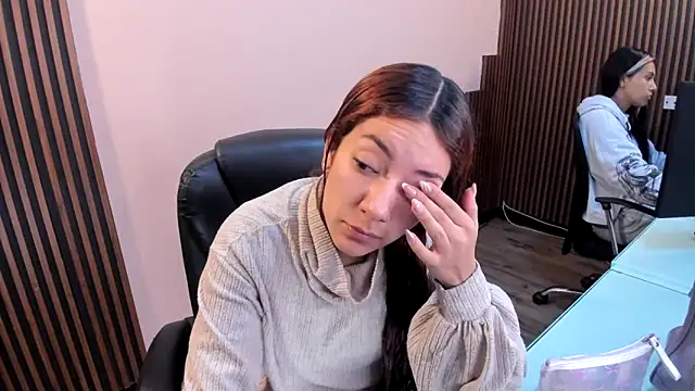 desk desire online show from 12.18.25