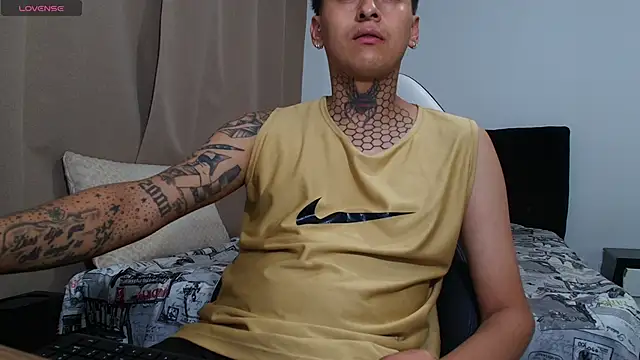 emi liano10 online show from 11.09.25