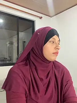 Snapshot of Melek_Seraya chatting on 11.16.25 Melek Seraya online show from 11.16.25