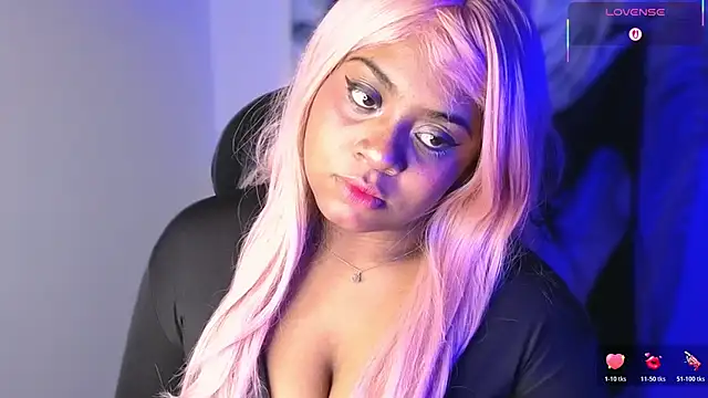 Snapshot of isUzumaki chatting on 11.07.25 isUzumaki online show from 11.07.25