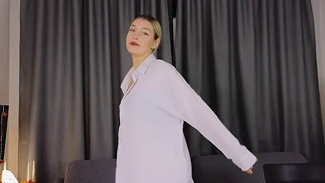 BlushVenom online show from 11.11.25