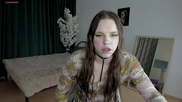 MadisonMongomeri online show from 11.26.25