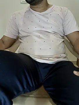 Snapshot of funnyboy_069 chatting on 12.18.25 funnyboy 069 online show from 12.18.25