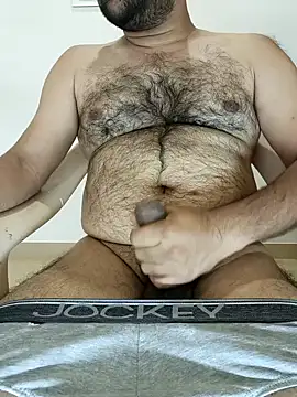 Snapshot of funnyboy_069 chatting on 12.19.25 funnyboy 069 online show from 12.19.25