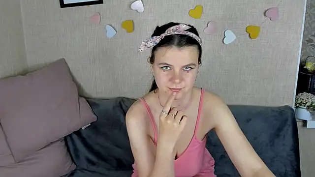 Snapshot of Zorianaa chatting on 05.08.26 Zorianaa online show from 05.08.26
