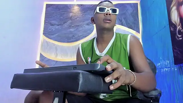 the hot boy0 online show from 11.06.25