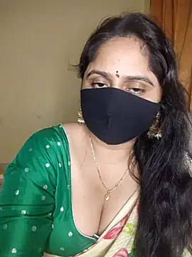 Snapshot of mouni499 chatting on 07.17.26 mouni499 online show from 07.17.26