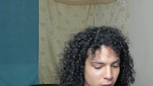 Snapshot of Angelwhitte chatting on 11.04.25 Angelwhitte online show from 11.04.25