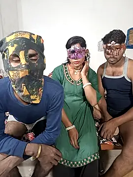 Snapshot of Real-Family chatting on 11.28.25 Real-Family online show from 11.28.25