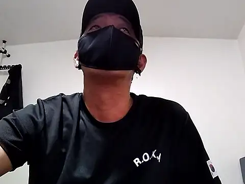 Snapshot of psh80 chatting on 11.08.25 psh80 online show from 11.08.25