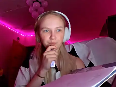 KarinRobertson online show from 11.30.25