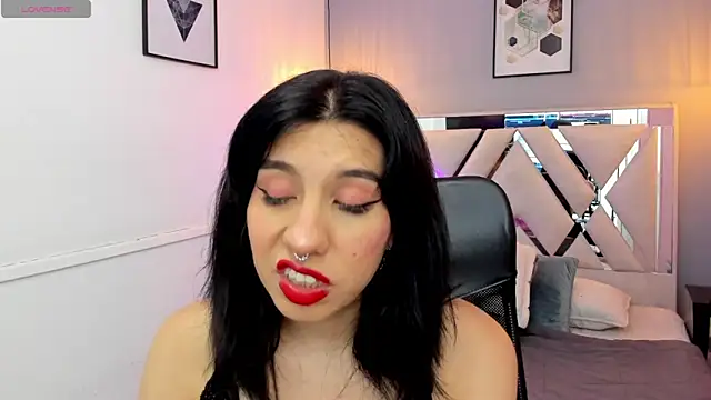 zoe-moreau online show from 04.18.26