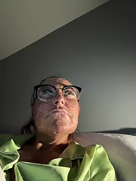 Snapshot of Angel-LinaX chatting on 02.09.26 Angel-LinaX online show from 02.09.26