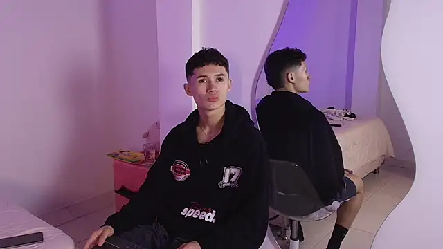 Snapshot of Eiden_Blake chatting on 11.24.25 Eiden Blake online show from 11.24.25