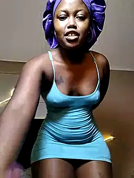 Snapshot of SweetSavage18 chatting on 07.29.26 SweetSavage18 online show from 07.29.26