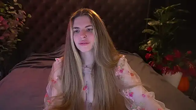 DanielaReign online show from 04.15.26